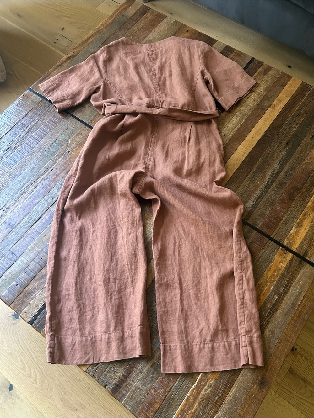 EVERLANE-The wrap jumpsuit in linen. Carob Brown. - Picture 13 of 16